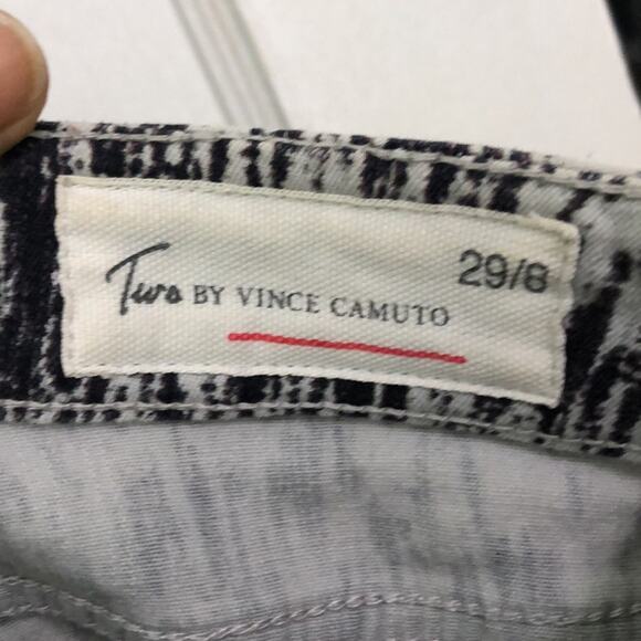 Two by Vince Camuto Zebra Animal Print Skinny Jeans Black and White 8/29 - Picture 2 of 2